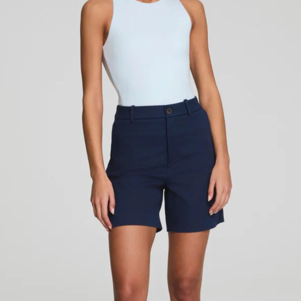 NWT - Spanx supersmooth™ Stretch Twill Short - Timeless Navy - Size Large 7"